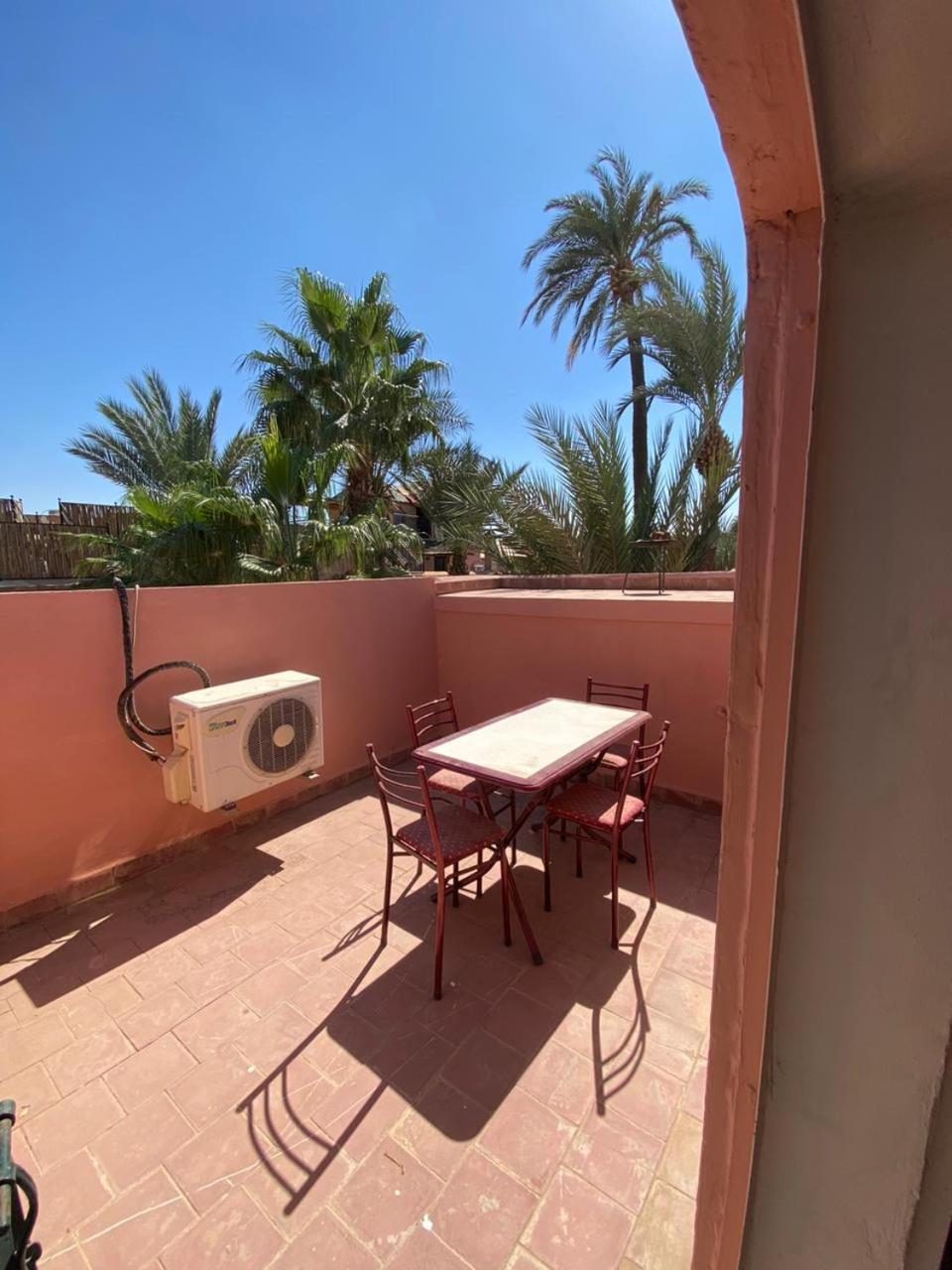 Riad Tichka Piscine Palmeraie مراكش المظهر الخارجي الصورة